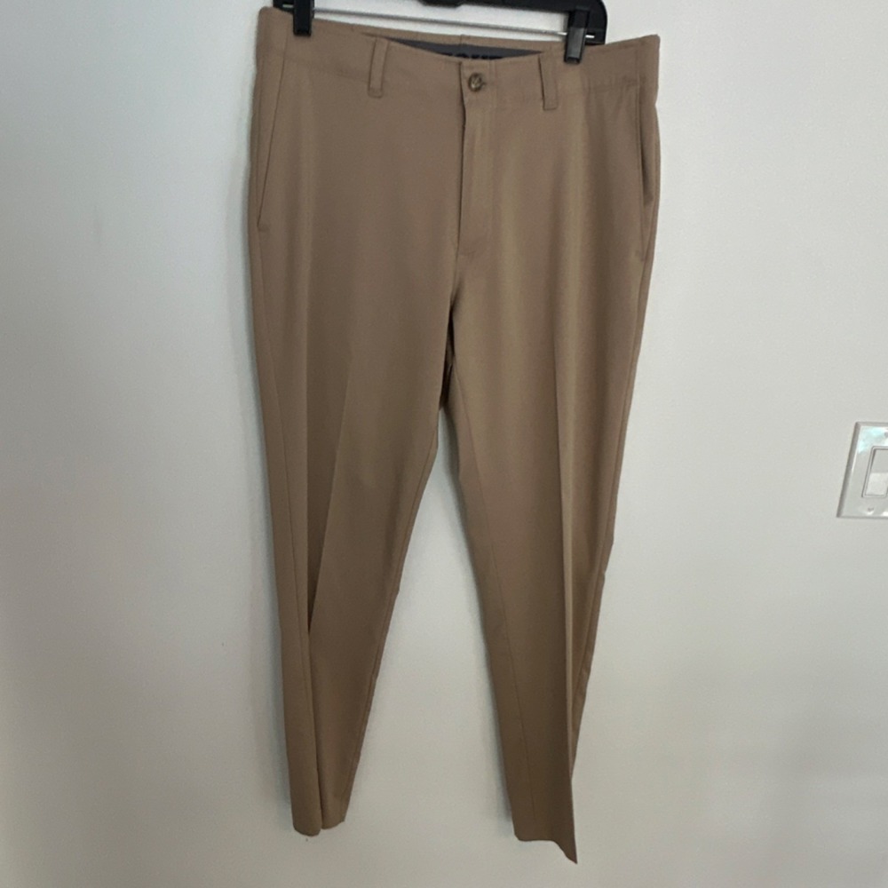 PGA TOUR Beige Golf Khakis Pants Men's Straight Leg Flat Front Pockets Golf